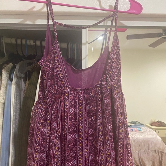 Short fitted flowy dress - Picture 2 of 3